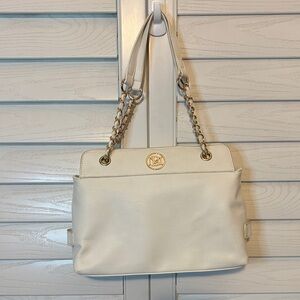 Studio Badgley Mischa Vegan Leather Chic White Handbag with Chain Straps